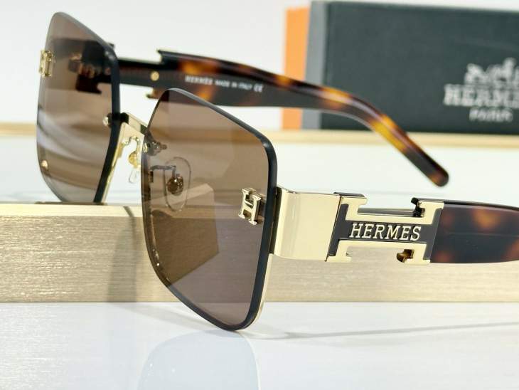 Picture of Hermes Sunglasses _SKUfw70119387fw